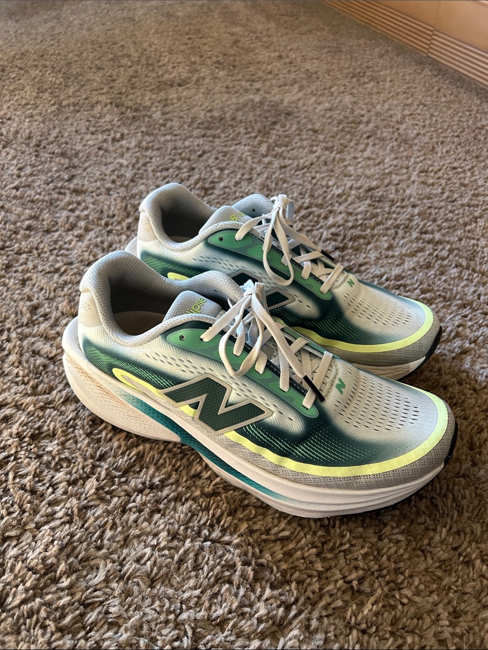 New Balance Women’s White, Green & Teal Ellipse running shoe